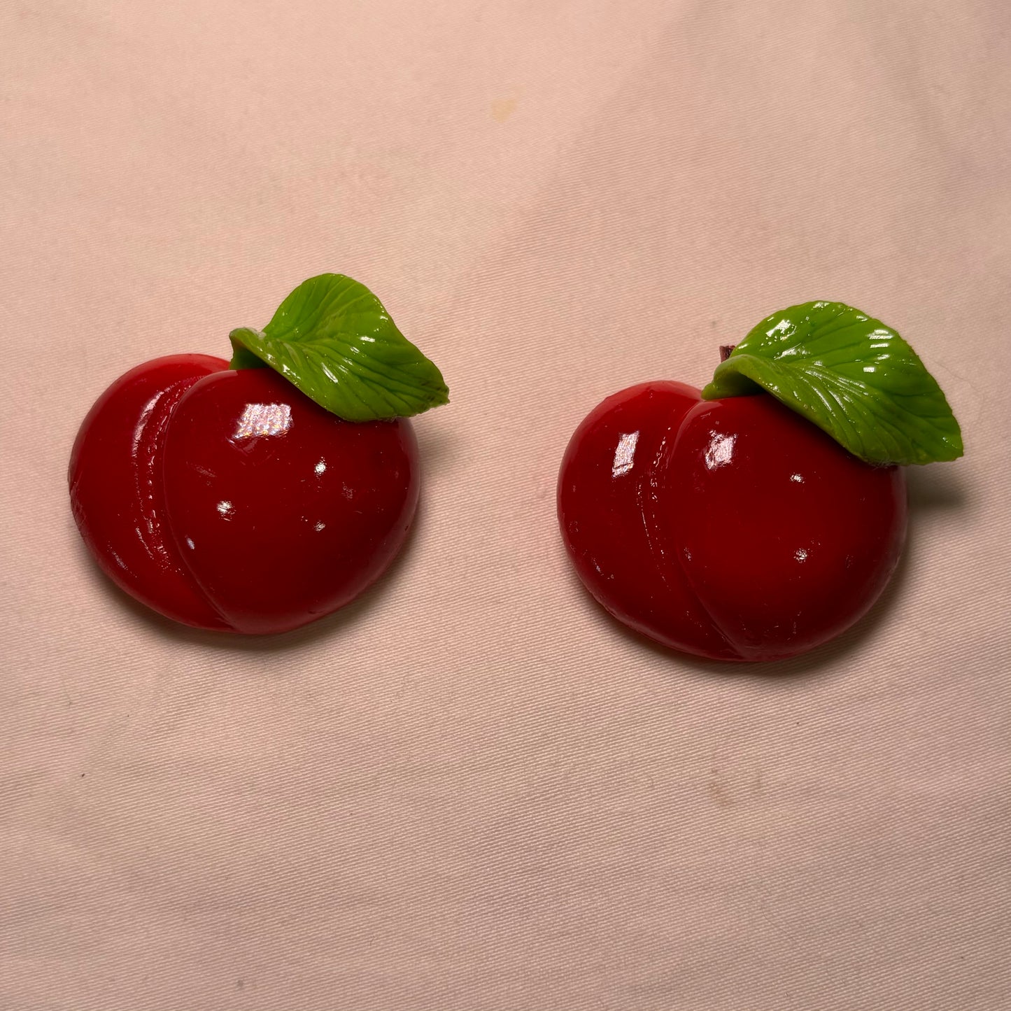 Plum Magnet