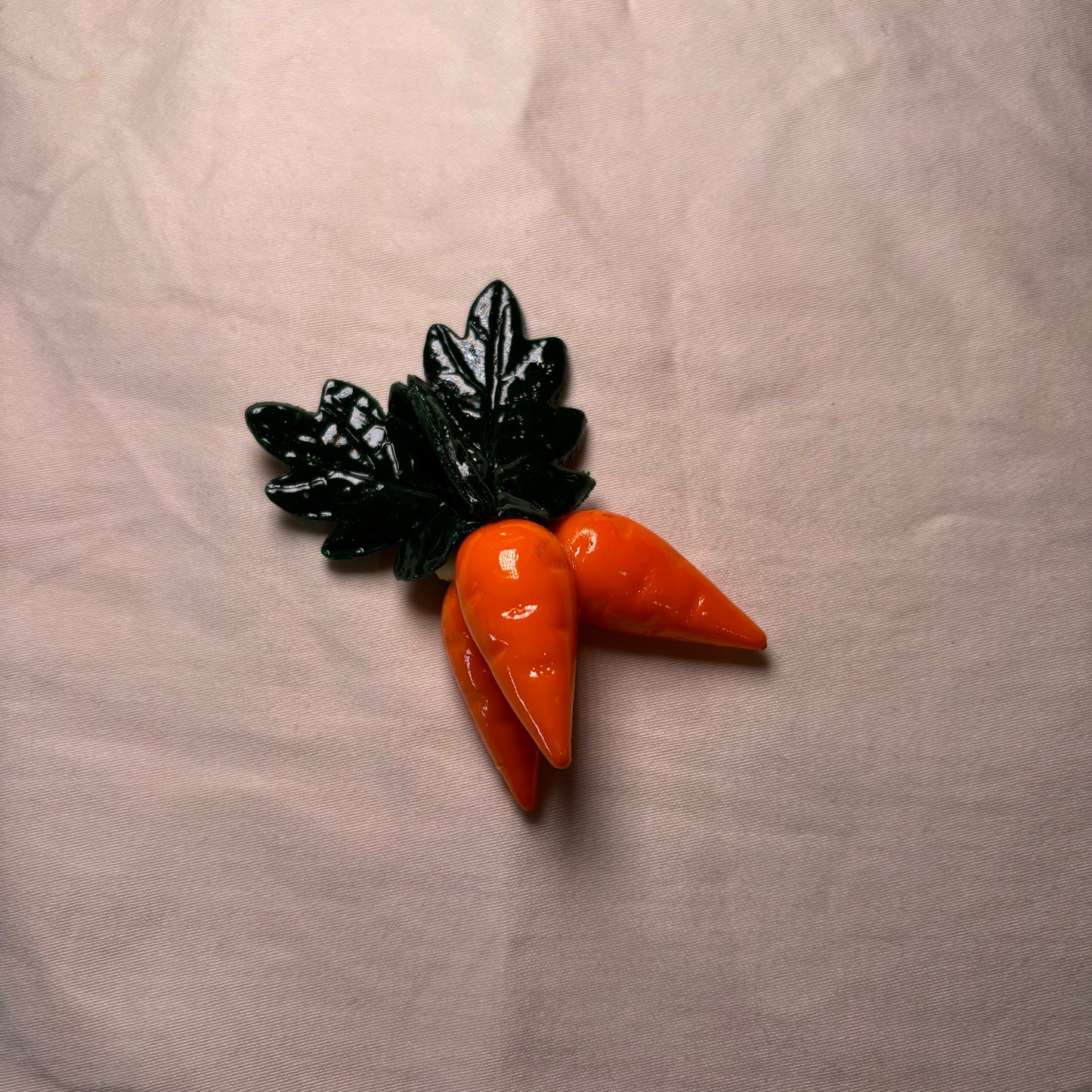 Triple Hanging Carrots Magnet