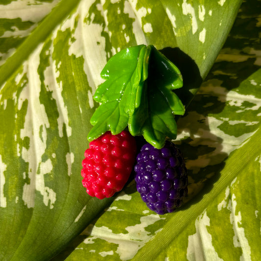 Hanging Berries Magnet