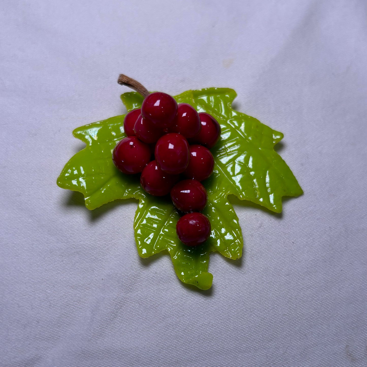 Red Grape Magnet